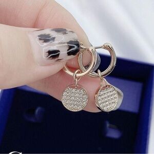 MANY LOOKS, Authentic Swarovski Ginger Rose Gold Hoop Earrings. BNWT.